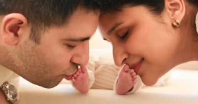 जन्म के ठीक एक महीने बाद परिणीति चोपड़ा-राघव चड्ढा ने बेटे के साथ साझा कीं पहली तस्वीरें, जिगर के टुकड़े को दिया यह प्यारा नाम