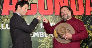 Anaconda में रैपर-एक्टर आइस क्यूब का सरप्राइज कैमियो, 28 साल पहले आइ ‘एनाकोंडा’ में निभाया था डैनी रिच का किरदार Anaconda में रैपर-एक्टर आइस क्यूब का सरप्राइज कैमियो, 28 साल पहले आइ ‘एनाकोंडा’ में निभाया था डैनी रिच का किरदार