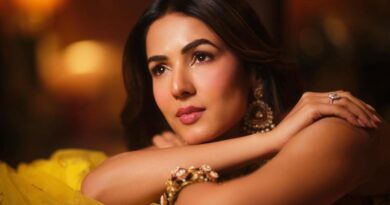 Iran Israel War: दुबई एयरपोर्ट पर फंसी ‘जन्नत’ फेम एक्ट्रेस सोनल चौहान, प्रधानमंत्री नरेंद्र मोदी से मांगी मदद Iran Israel War: दुबई एयरपोर्ट पर फंसी ‘जन्नत’ फेम एक्ट्रेस सोनल चौहान, प्रधानमंत्री नरेंद्र मोदी से मांगी मदद