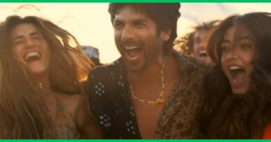 Cocktail 2 First Look: जब तलक गाने के साथ जारी हुआ कॉकटेल 2 का फर्स्ट लुक, कृति-रश्मिका के साथ थिरके शाहिद Cocktail 2 First Look: जब तलक गाने के साथ जारी हुआ कॉकटेल 2 का फर्स्ट लुक, कृति-रश्मिका के साथ थिरके शाहिद