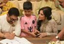 मुंबई की रिमझिम बारिश में आमिर खान ने गौरी स्प्रैट के साथ घर पर की रजिस्टर्ड मैरिज, बधाई देने पहुंचे मुकेश अंबानी और राज ठाकरे मुंबई की रिमझिम बारिश में आमिर खान ने गौरी स्प्रैट के साथ घर पर की रजिस्टर्ड मैरिज, बधाई देने पहुंचे मुकेश अंबानी और राज ठाकरे